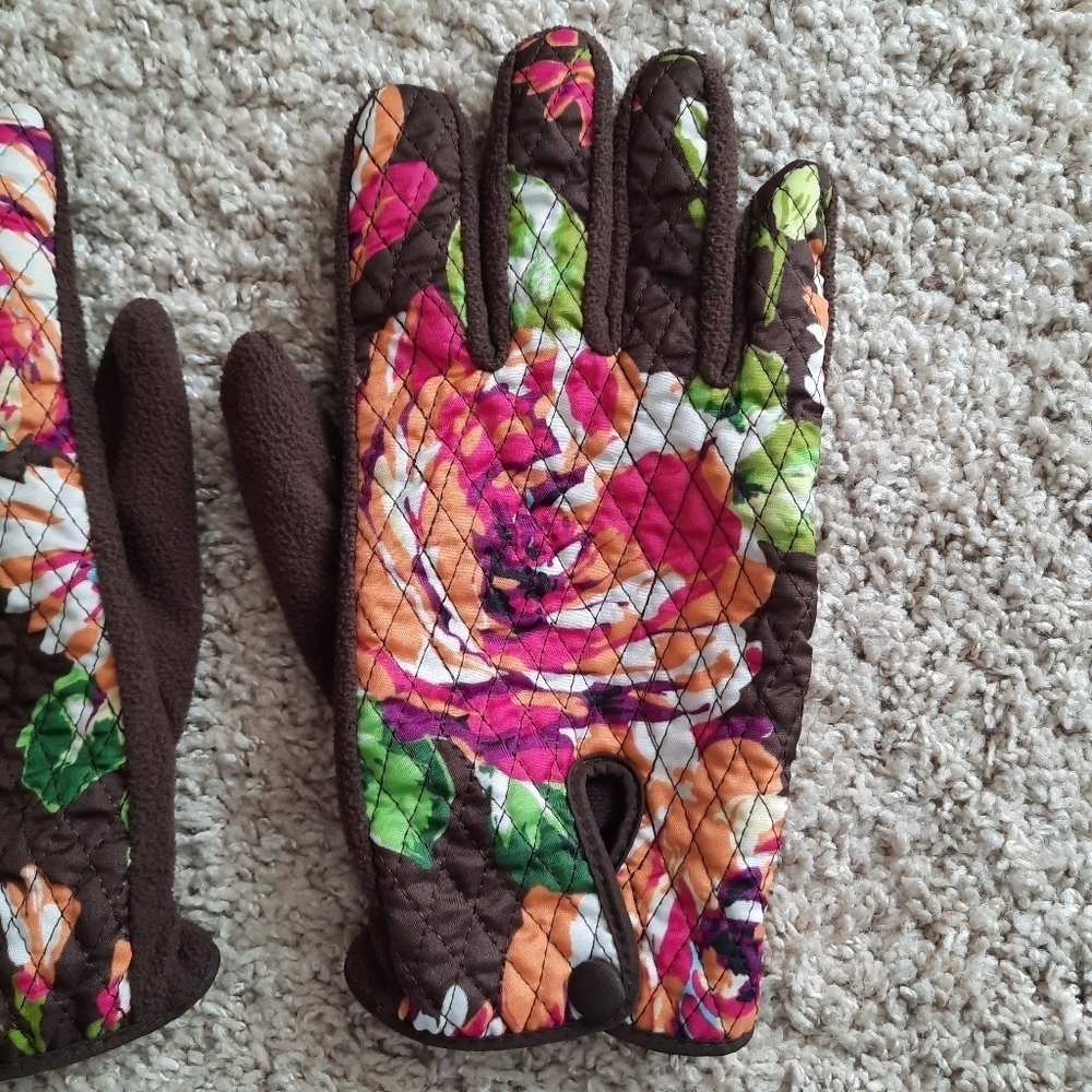 Vera Bradley English rose quilted floral brown fleece gloves size M/L - Picture 2 of 11